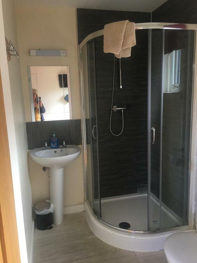 דרמנדרוכיט 1 Lochness Rooms&Hostel מראה חיצוני תמונה