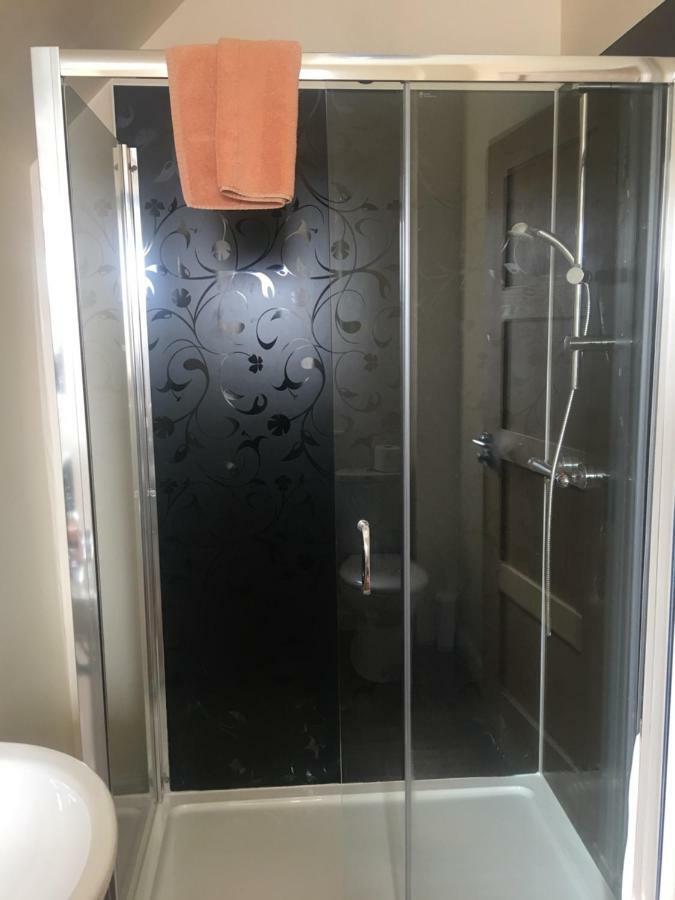 דרמנדרוכיט 1 Lochness Rooms&Hostel מראה חיצוני תמונה
