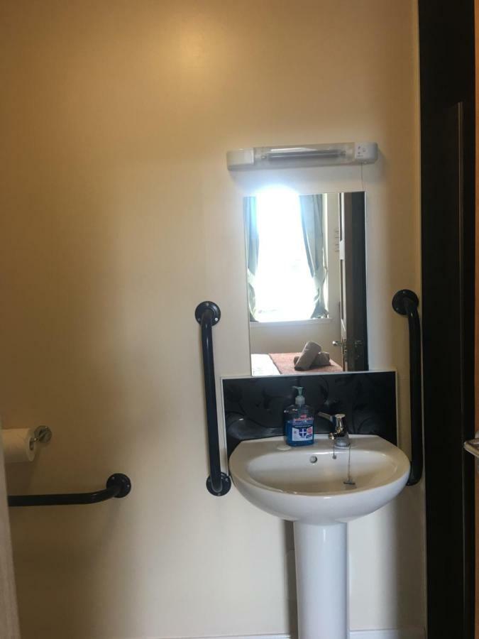 דרמנדרוכיט 1 Lochness Rooms&Hostel מראה חיצוני תמונה