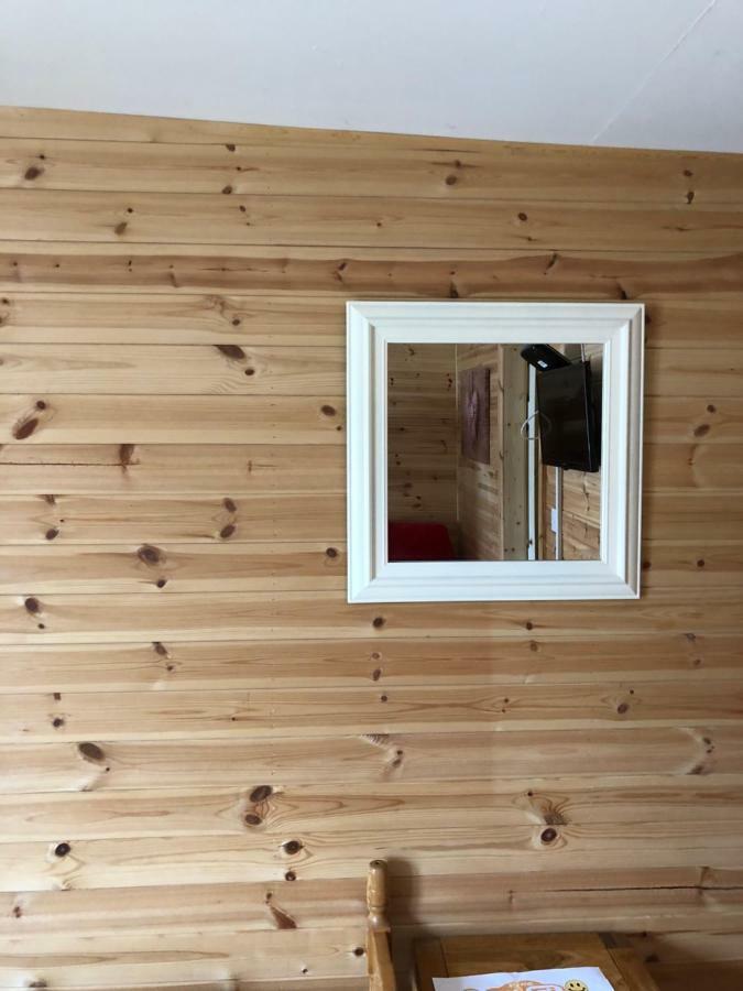 דרמנדרוכיט 1 Lochness Rooms&Hostel מראה חיצוני תמונה
