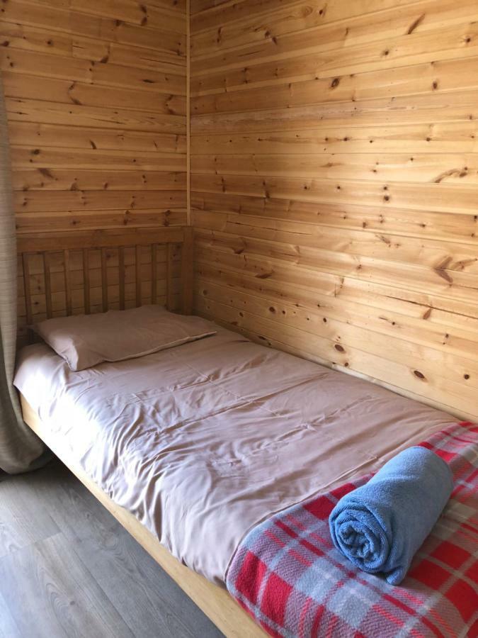 דרמנדרוכיט 1 Lochness Rooms&Hostel מראה חיצוני תמונה