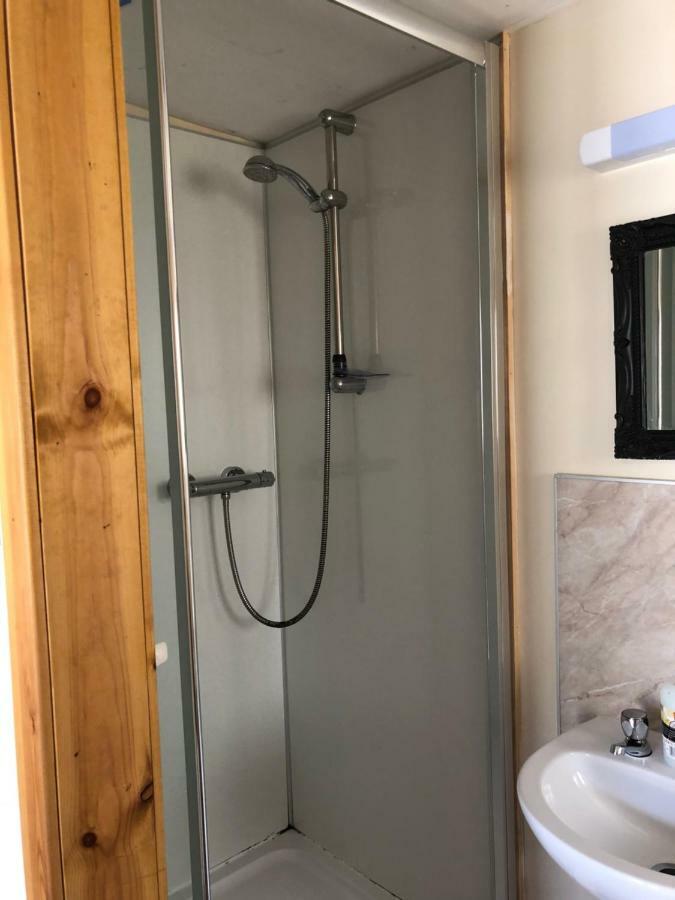 דרמנדרוכיט 1 Lochness Rooms&Hostel מראה חיצוני תמונה